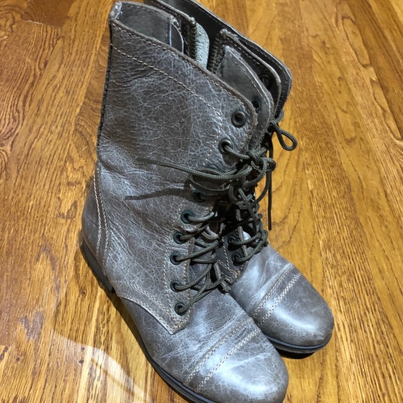 Steve Madden Combat Boots - Picture 1 of 1